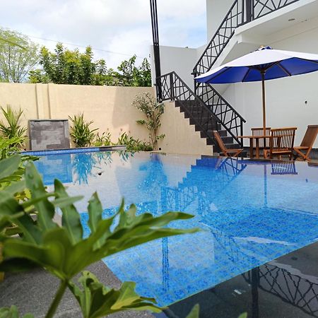 Zavana Rooms & Restaurant Tanjungkarang Esterno foto