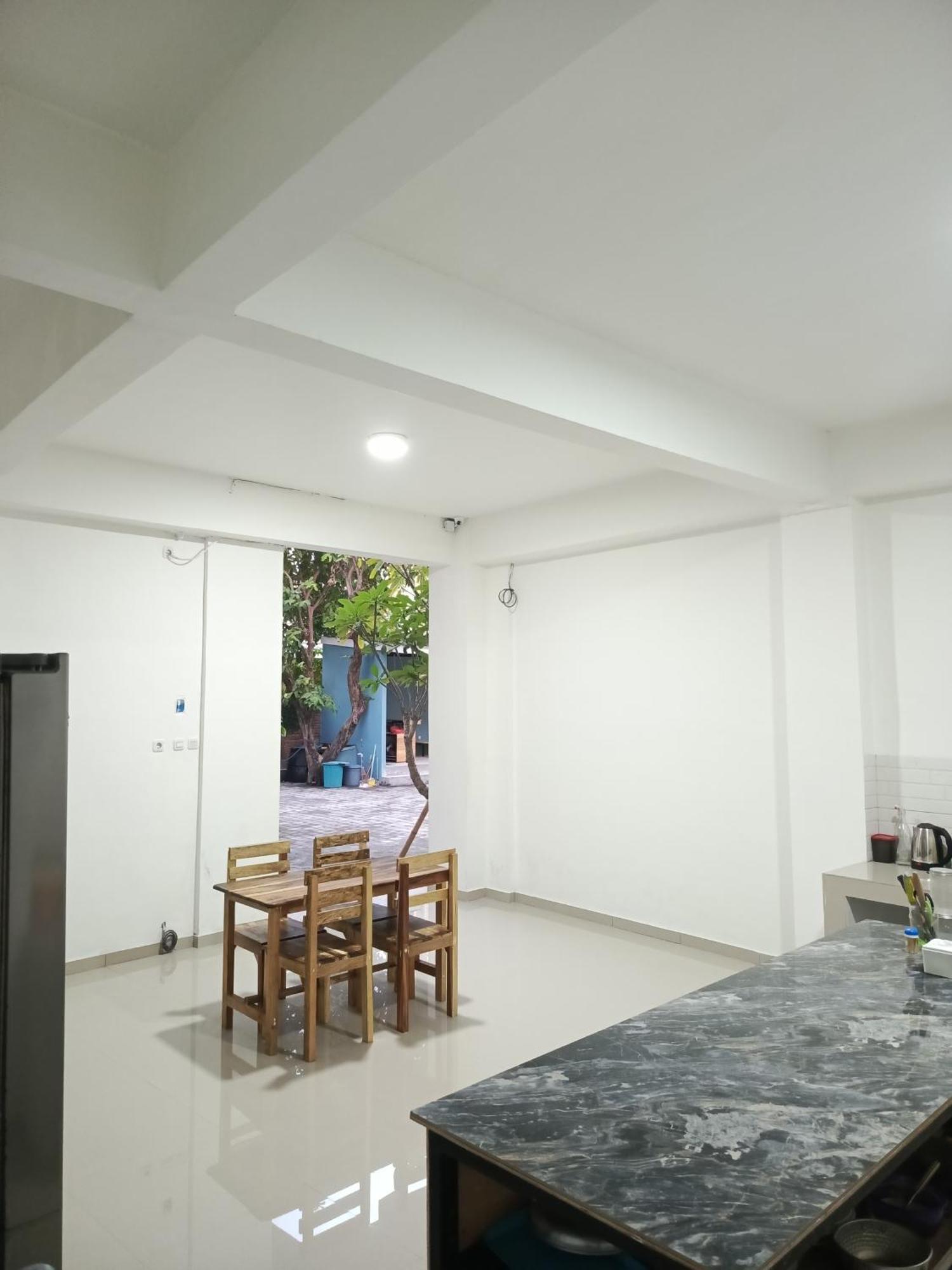 Zavana Rooms & Restaurant Tanjungkarang Esterno foto