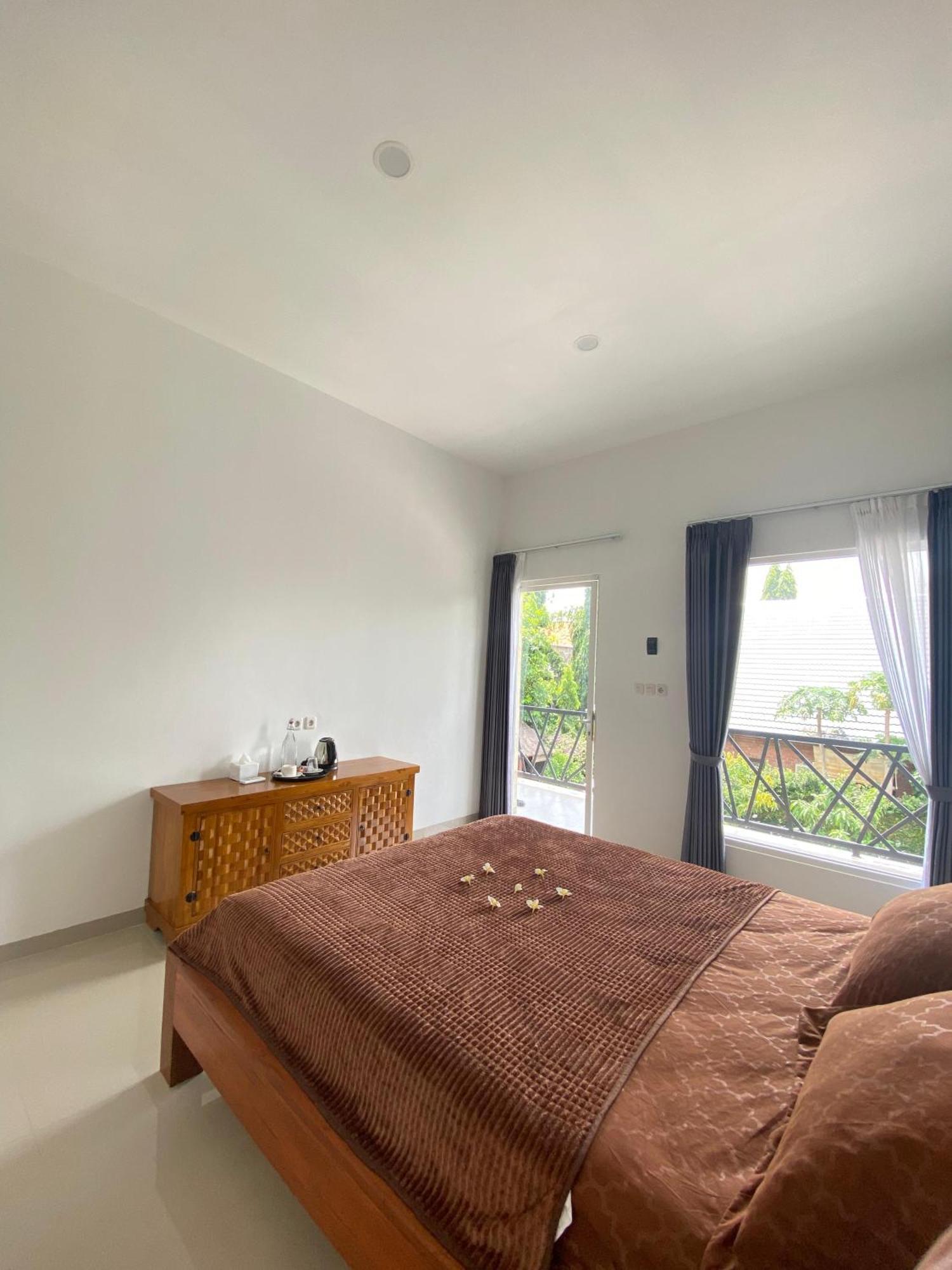 Zavana Rooms & Restaurant Tanjungkarang Esterno foto