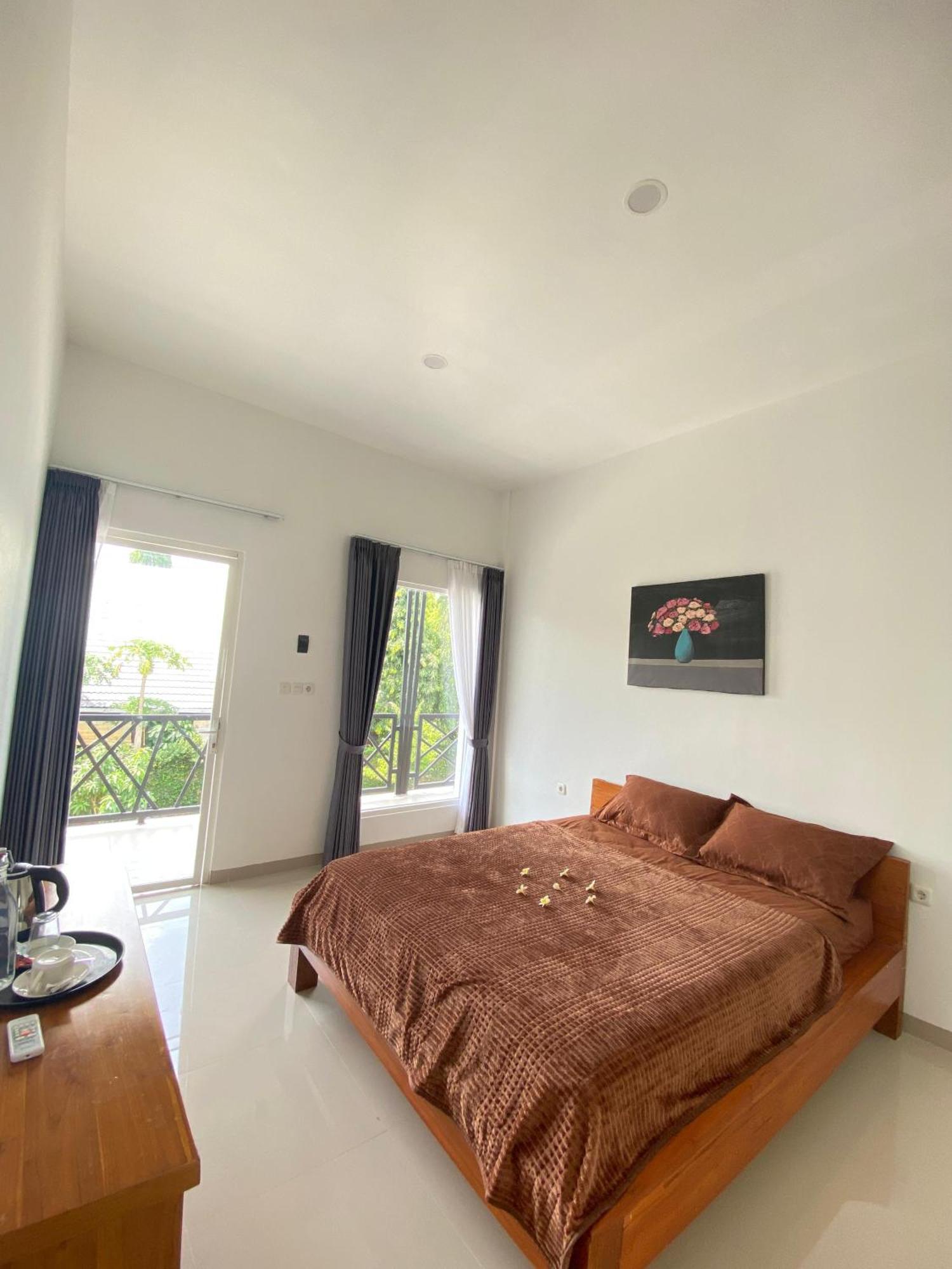Zavana Rooms & Restaurant Tanjungkarang Esterno foto