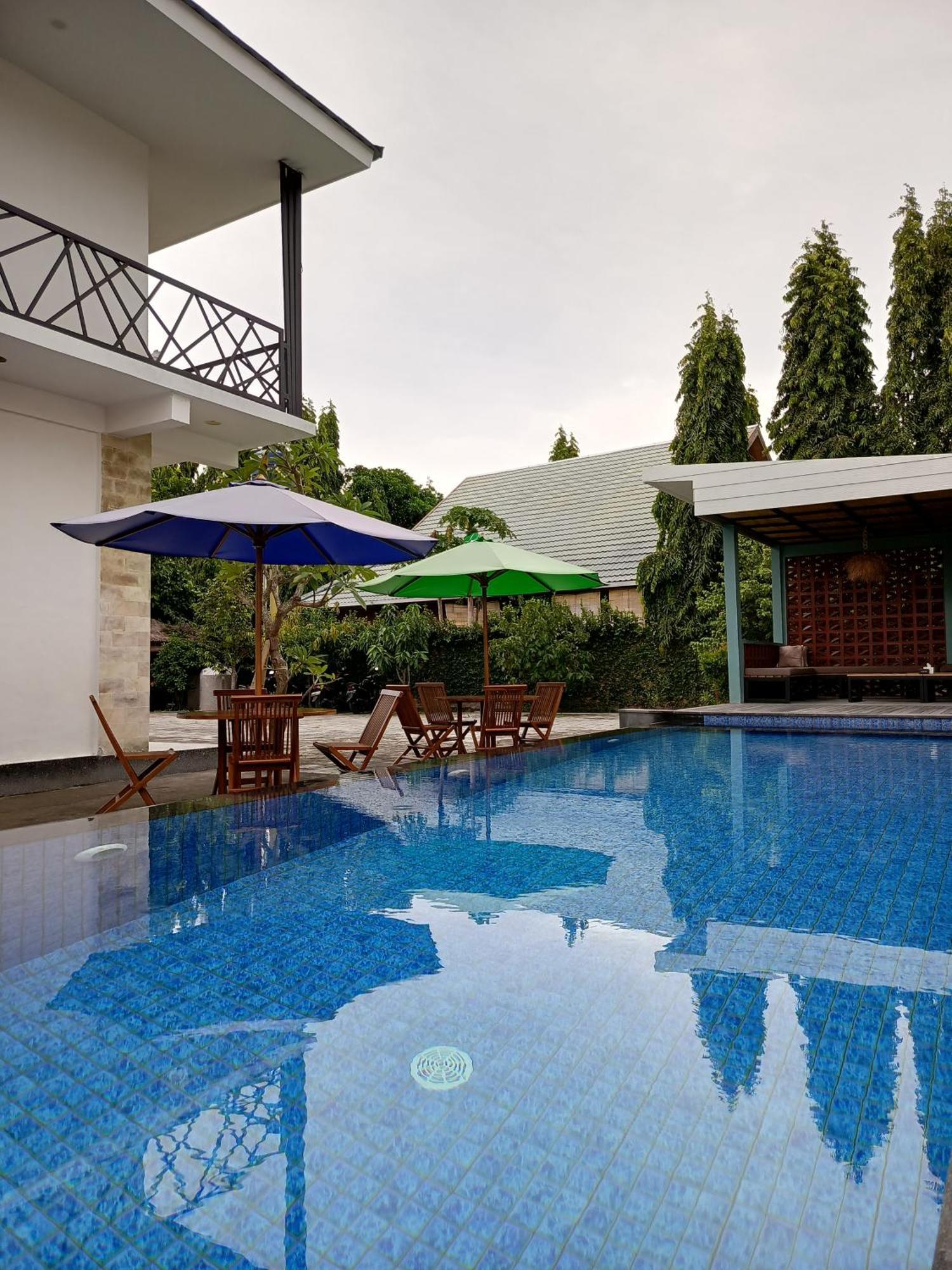 Zavana Rooms & Restaurant Tanjungkarang Esterno foto