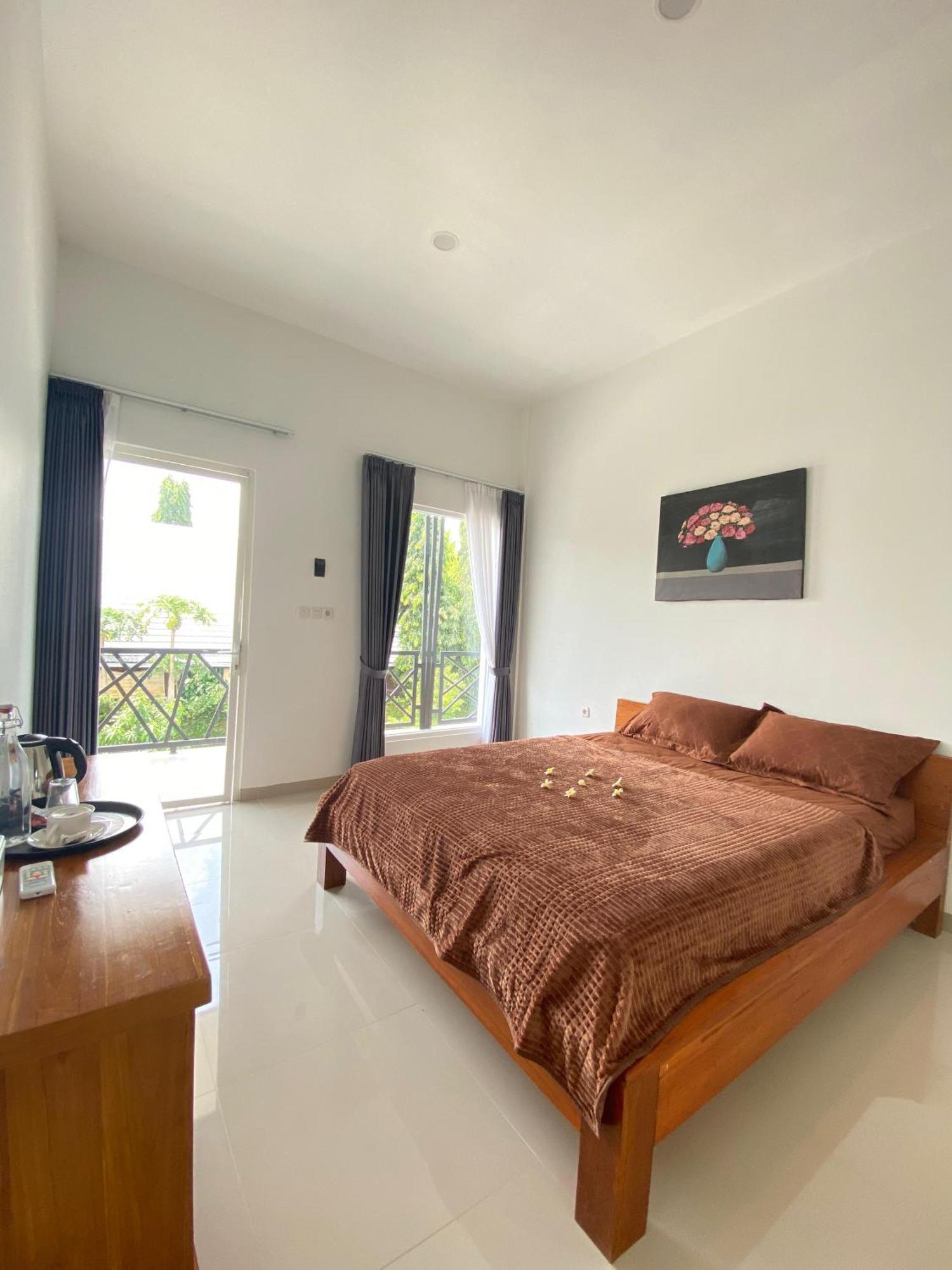 Zavana Rooms & Restaurant Tanjungkarang Esterno foto